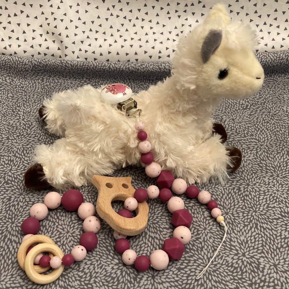 Silicone/Wood pacifier/dummy leash/chain/teether!